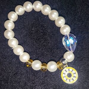 (New) White & Gold Beaded Fashion Bracelet With Large Gem